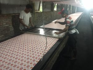 Proses Produksi Pembuat Batik Handprinting