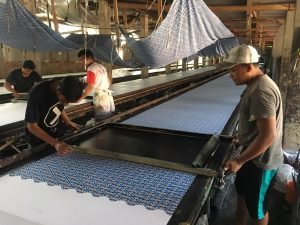 Suasana Kegaiatan Produksi Pabrik Batik Handprinting