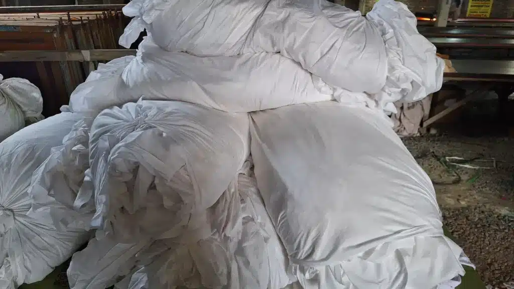 Gudang stok kain mori putih bahan dasar batik printing kapasitas besar